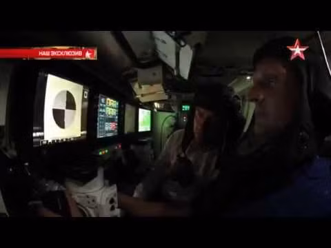 Như vậy, thiết kế mới của T-14 khiến toàn bộ kíp xe có thể an toàn hơn sau một cuộc giao tranh hơn so với M1A2 SEP v3; tuy nhiên T-14 cũng dễ bị tổn thương,ngay cả khi đối đầu với các phương tiện nhẹ hơn.