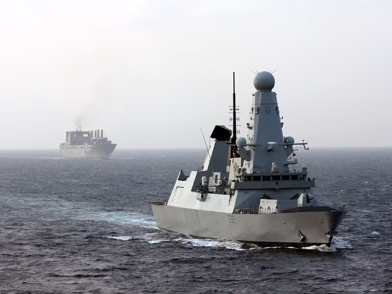 Tư lệnh Hải quân Hoàng gia Anh, Phó Đô đốc Jerry Kyd CBE cũng cho biết: “Các chương nâng cấp sẽ nâng cao khả năng chiến đấu đặc biệt cho lớp tàu này, nhằm chống lại các mối đe dọa trên không cả hiện tại và tương lai; làm nòng cốt bảo vệ hạm đội tàu mặt nước và nhóm tấn công tàu sân bay”.