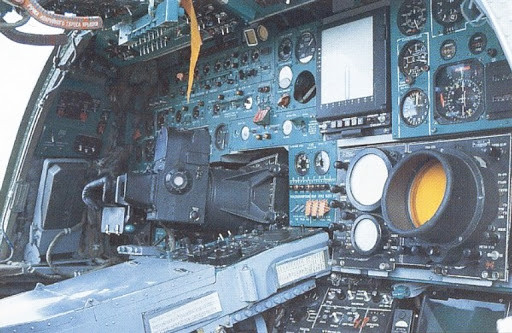 Oanh tạc cơ này được trang bị hệ thống ra đa dẫn đường nổ PN-A/PN-AD, hệ thống điều khiển hỏa lực bằng ra đa Argon-2 và hệ thống ngắm quang dự phòng bom trên TV. Các biện pháp đối phó được cung cấp bởi máy thu cảnh báo ra đa cập nhật, thiết bị gây nhiễu tần số vô tuyến và các biện pháp phòng thủ.