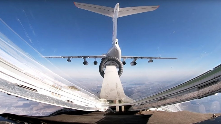 Máy bay Tupolev Tu-22M3 có tốc độ hành trình 900 km/h và tốc độ tối đa 2.300 km/h. Máy bay này có thể bay ở độ cao tối đa 14.000 m và phạm vi hoạt động của máy bay là 7.000 km. Máy bay này có thể được trang bị đầu dò tiếp nhiên liệu, để có thể tiếp nhiên liệu khi bay trong khoảng cách xa hơn.