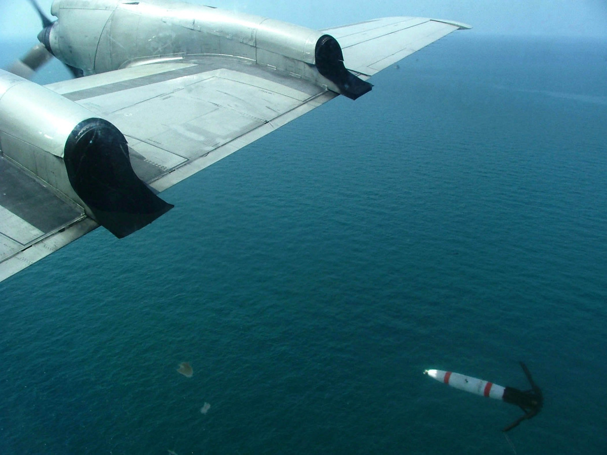 Với khả năng có thể thả thủy lôi chính xác từ xa, việc này giúp đẩy nhanh quá trình rải các bãi thủy lôi phong tỏa (ví dụ như các cửa cảng); đồng thời giảm đáng kể khả năng bị đe dọa, đối với máy bay rải thủy lôi. Nếu không có những nâng cấp này, máy bay ném bom chiến lược B-52 sẽ phải bay chậm và thấp để tiến hành rải.