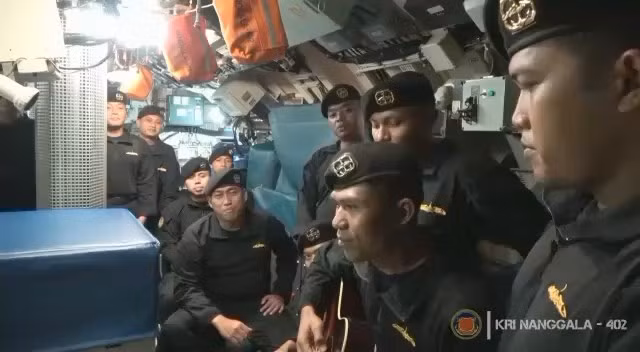 Chiếc Nanggala tiếp tục trải qua đợt sửa chữa, nâng cấp ở Hàn Quốc trong giai đoạn trong giai đoạn 2010-2012 nhằm thay thế ắc quy và động cơ, cũng như trang bị hệ thống định vị thủy âm (sonar) thụ động và quản lý chiến đấu hiện đại hơn. Con tàu sau đó trở lại biên chế và hoạt động đến khi mất tích, sau hơn 40 năm phục vụ trong hải quân Indonesia.