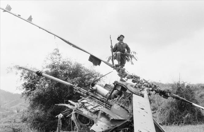 Ngày 17/2, sư đoàn lệnh cho tiểu đoàn 6, đánh chiếm mỏm số 2 trên điểm cao 500. Địch chống trả quyết liệt, bộ đội ta tiến công dũng mãnh. Quân ta linh hoạt thọc sâu chia cắt địch, tạo thế cho đại đội xung phong. Sau hơn một giờ chiến đấu, tiểu đoàn 6 tiêu diệt gọn đại đội 4 thuộc tiểu đoàn 39 ngụy, làm chủ trận địa.