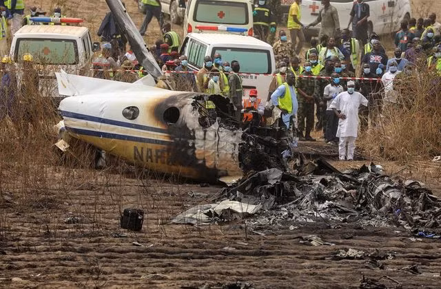 Sau vụ nhập máy bay chiến đấu J-7MG đầy tai tiếng từ Trung Quốc, nhiều người cũng đang đặt câu hỏi về độ tin cậy của máy bay JF-17, được sản xuất bởi Trung Quốc và Pakistan.