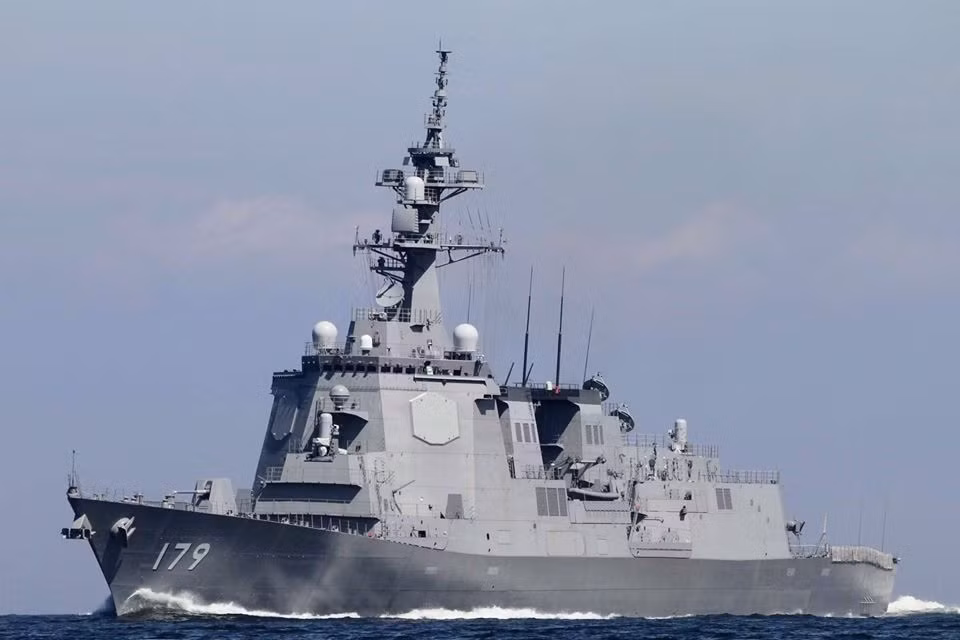 Tàu chiến lớp Maya là một phiên bản sửa đổi của tàu lớp Atago, tàu chiến Maya đã được đưa vào hoạt động trong JMSD ngày 19/3/2020, và chiếc thứ hai là Haguro, sẽ đưa vào biên chế tháng 3/2021. Các tàu này cũng được thiết kế để tăng cường khả năng phòng thủ tên lửa đạn đạo; nhưng giờ đây dường như Tokyo đang có “quyết tâm” lớn hơn. Ảnh: Tàu chiến JS Maya – Nguồn: JMSD