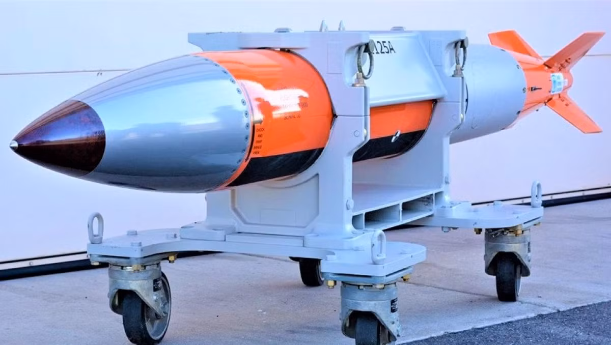 Các máy bay F-117 sẽ được trang bị đầu đạn hạt nhân chiến thuật B57 hoặc B61, được chế tạo để tấn công các mục tiêu như tập trung nhiều binh lính và căn cứ quân sự của Liên Xô. 