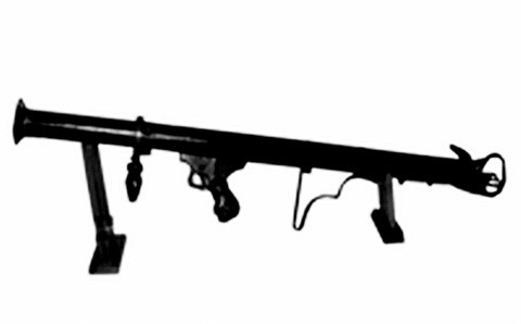 Tiếp theo là súng phóng hoả tiễn Bazooka 60mm và 75mm do quân giới Việt Nam sản xuất. Bazooka 60mm, dựa trên mẫu súng M1 Bazooka của Mỹ, là loại được Việt Nam sử dụng phổ biến nhất và được các xưởng công binh ở cả 3 miền sản xuất. Bazooka 60mm Việt Nam được sử dụng lần đầu tiên trong trận Chùa Trầm (Hà Đông) ngày 3/3/1947.