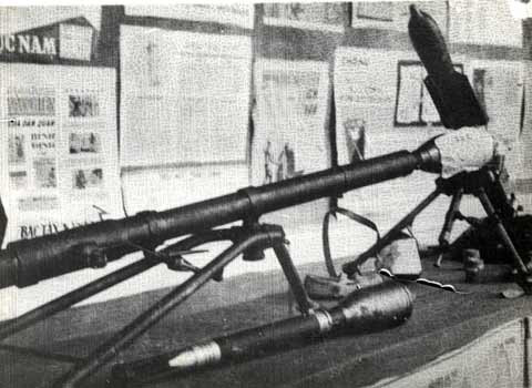 M18 cũng được trang bị rộng rãi cho các đơn vị quân đội Pháp trên chiến trường Đông Dương. Trong giai đoạn sau của kháng chiến chống Pháp, M18 được trang bị cho các đại đội trợ chiến của tiểu đoàn và trung đoàn bộ binh chủ lực của Việt Nam với tên gọi "DKZ 57 ly". Một số thu được từ quân Pháp nhưng chủ yếu do Trung Quốc viện trợ.