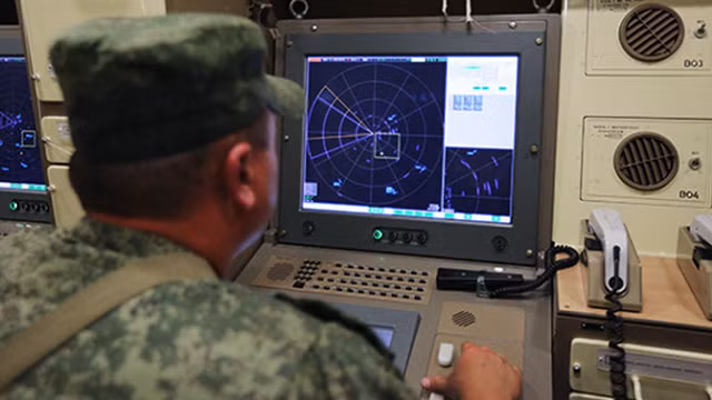 Sự gia tăng về số lượng và chất lượng của các thiết bị gây nhiễu của Nga, có thể đe dọa đến số UAV đang ngày càng tăng của quân đội Mỹ. Khả năng này của Nga đã được chứng minh, khi họ đã gây nhiễu các UAV của Mỹ, sử dụng ở Ukraine vào năm 2014.