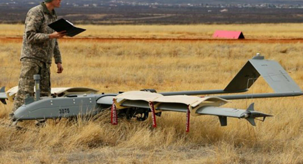 Ví dụ, khi UAV xác định được mục tiêu, nhiệm vụ tiếp theo là nó chuyển thông tin này qua sóng vô tuyến, cho đài chỉ huy mặt đất; nhưng trước khi thông tin này được chuyển đi, nó sẽ được mã hóa bằng các thiết bị trên chính UAV đó, tránh đối phương tiếp cận và can thiệp.