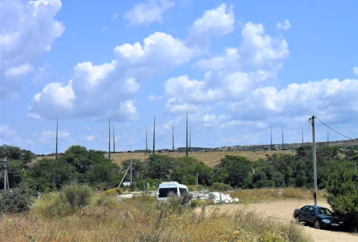 Silok là những đơn vị tác chiến điện tử của Nga, nhằm sử dụng các thiết bị, để gây nhiễu tần số vô tuyến, mà quân đội Nga đã triển khai từ thời Chiến tranh Lạnh; nhằm chặn liên lạc của đối phương, bao gồm cả các liên kết vô tuyến giữa đài điều khiển UAV và UAV, các video và dữ liệu tình báo khác.