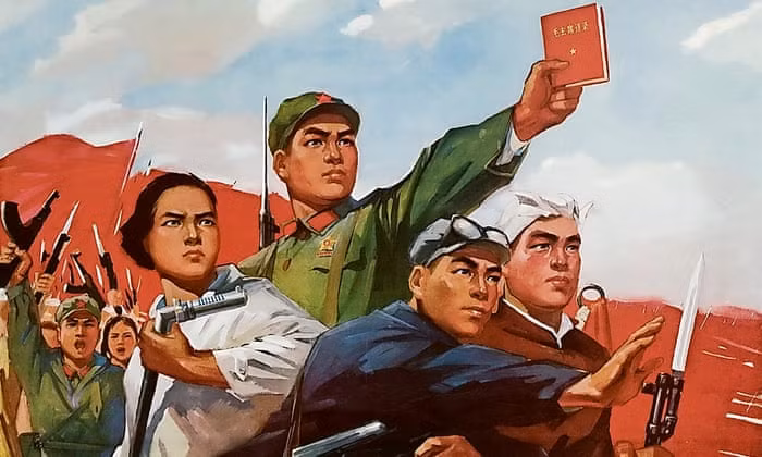 Khi nước Trung Hoa mới được thành lập năm 1949, rõ ràng các loại vũ khí Trung Quốc tự làm được không đủ năng lực để cạnh tranh với Mỹ hoặc Liên Xô. Thậm chí cuộc Đại Cách mạng Văn hóa, đã kìm hãm công nghệ và nghiên cứu khoa học, khiến Trung Quốc thậm chí còn bị tụt hậu xa hơn.