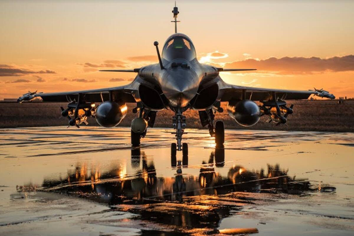 Do vậy cũng dễ hiểu khi Ai Cập lần thứ hai, mua Rafale giá rẻ hơn, vì họ không phải mua thêm bất kỳ thứ gì, khi họ đã có tất cả cơ sở hạ tầng phục vụ cho loại máy bay này. Nhiều bảo dưỡng kỹ thuật nhỏ, cũng do nhân viên kỹ thuật của Ai Cập đảm nhiệm, việc này cũng giúp giảm giá thành tổng thể vào giá mua máy bay.