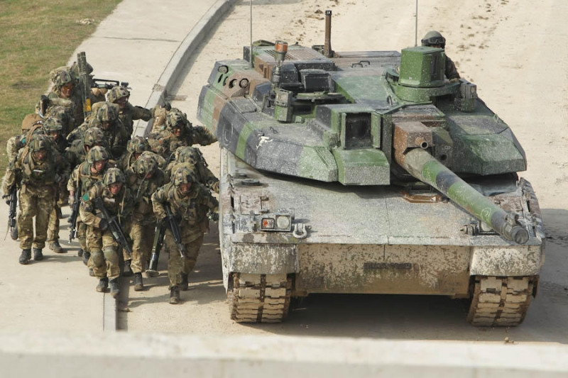 Nhưng đến thời điểm hiện tại, chưa có một chiếc Leclerc nào bị phá hủy. Phiến quân Houthi đã quay được cảnh họ tiêu diệt ít nhất 9 xe tăng M1A2 của Saudi Arabi bằng tên lửa chống tăng. Ít nhất 5 chiếc M-60 Pattons và 2 chiếc AMX-30 cũng đã bị phá hủy. Ngoài ra, Houthis đã tàn phá một xe kháng mìn M-ATV của UAE, trong một cuộc phục kích.