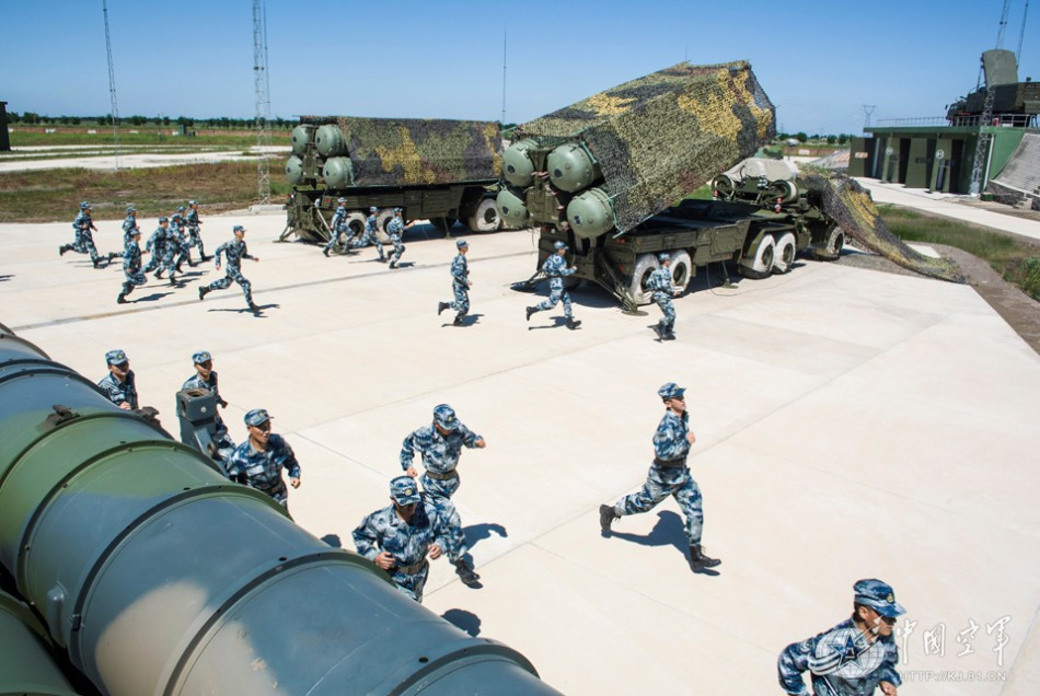 Trung Quốc đã đặt hàng chiến đấu cơ Su-27 và S-300PMU của Liên Xô ngay vài tháng sau khi Iraq bị đánh bại. Kế hoạch của nước này là phát triển hai máy loại bay chiến đấu mới được tối ưu hóa cho vai trò chiếm ưu thế trên không và các chế tạo các hệ thống phòng không trên mặt đất mới.