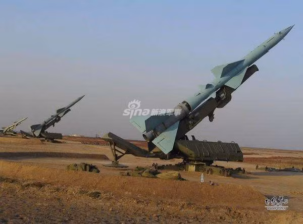 Vào thời điểm này, quân đội Trung Quốc có khả năng phòng không rất hạn chế, không chỉ do tính chất lỗi thời của phi đội máy bay chiến đấu mà còn do sự phụ thuộc vào các công nghệ tên lửa đất đối không của Liên Xô những năm 1950, vốn không còn đủ sức để chống lại một chiến dịch tấn công của lực lượng không quân hiện đại.