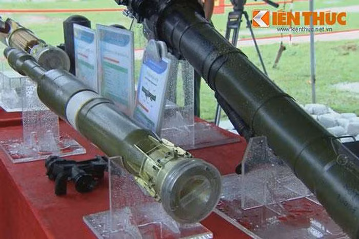 Có thể kể đến những sản phẩm tiêu biểu như súng chống tăng RPG-29 thuộc loại uy lực nhất thế giới hiện nay, súng phóng lựu chống tăng RPG-7 cải tiến với đạn mới có sức xuyên phá rất mạnh, các loại súng trung liên, tiểu liên tương đối hiện đại.