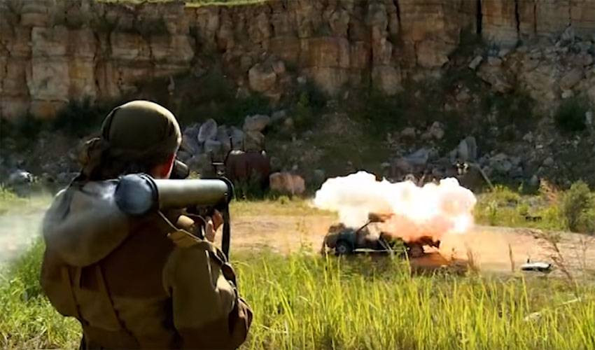 Theo bảng táp-lô giới thiệu của nhà sản xuất, đạn phản lực của súng phóng lựu nhiệt áp RPO-A Shmel, làm việc theo nguyên lý nhiệt áp, tức là sau khi nổ, tạo nên một quầng lửa, thiêu rụi tất cả trong phạm vi bán kính hàng chục mét.