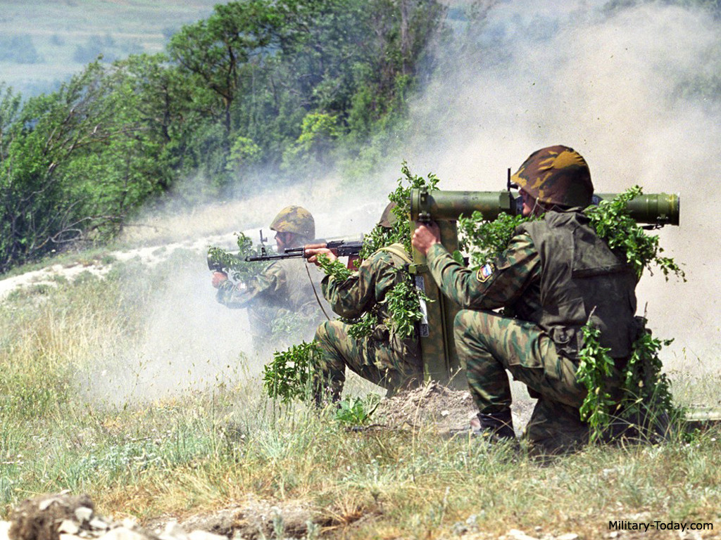 Loại đạn cơ bản của RPO-A Shmel là đạn nổ nhiệt áp. Đầu đạn là loại nổ lõm, cho phép vượt qua một số chướng ngại vật. Sau khi nổ, phần cơ bản của quả đạn sẽ tạo ra đám mây bụi và nó sẽ bắt ngay ngọn lửa nổ. Như vậy, hiệu quả vượt xa chất nổ thông thường.