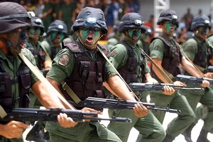 Từ Venezuela, Syria đến Ấn Độ, súng trường tiến công AK-103 đã chứng minh sự lựa chọn của Quân đội nhiều quốc gia đã từng sử dụng AK-47. Nòng súng mới cho mức chính xác cao hơn và giảm giật kiểu "74", giúp súng giảm độ giật hậu và nảy lên, cũng như giảm chớp lửa đầu nòng khi bắn, nếu so với phiên bản tiền nhiệm AK-47 và AKM.