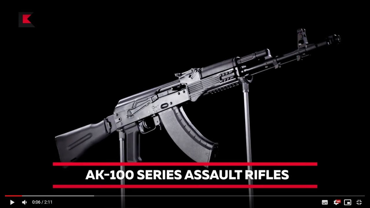 Dòng súng trường tiến công có tính phổ quát thứ hai hiện nay là AK-100. Phiên bản AK-100 trên cơ sở nâng cấp AK-74M với các cỡ nòng và chiều dài nòng khác nhau. Do đó, phiên bản đang sử dụng trong Quân đội Nga hiện nay là AK-74M, có thể được coi là thuộc gia đình AK-100.