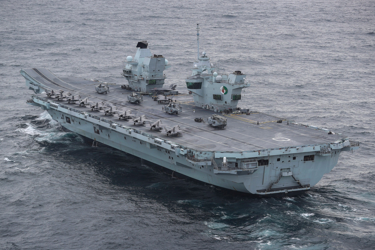 Vừa qua HMS Queen Elizabeth đã phải hứng chịu một đợt bùng phát COVID-19 nghiêm trọng, làm phần lớn thủy thủ đoàn nhiễm loại virus chết người này. Còn chiếc tàu chị em của nó là HMS Prince of Wales, gần đây đã phải hứng chịu trận lụt lớn.