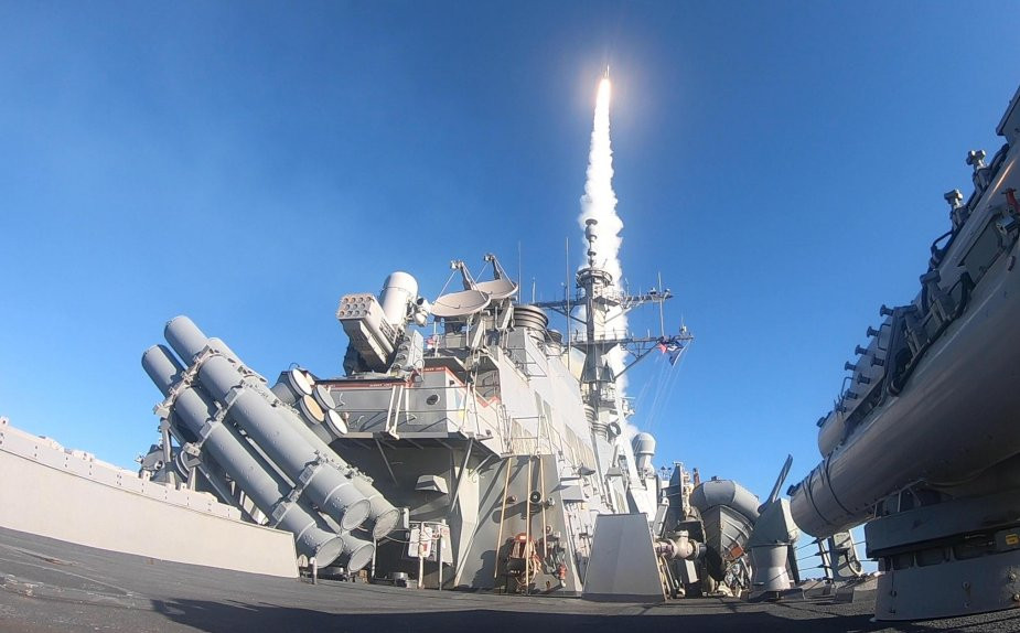 Trong khi đó, các tàu có thiết kế tương tự, như tàu chiến lớp Arleigh Burke của Mỹ và lớp Maya của Nhật Bản, có thể thực hiện các nhiệm vụ phòng thủ tên lửa đạn đạo, chống tàu, tác chiến chống ngầm và tấn công mục tiêu mặt đất bằng tên lửa hành trình chính xác.