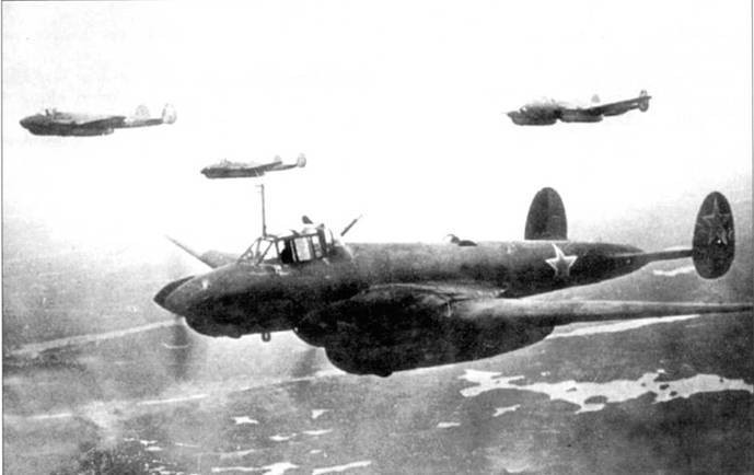 Các trận không chiến giai đoạn 1942-1943 trên bầu trời vùng Volga và Kursk diễn ra với mức độ thành công khác nhau. Hồng quân bắt đầu quá trình phát triển các kỹ thuật không chiến, điều chỉnh cách thức liên lạc và hợp tác bên trong các phi đoàn. Năm 1943 các máy bay Liên Xô bắt đầu được trang bị các điện đài mới, có hệ thống ra đa liên lạc.