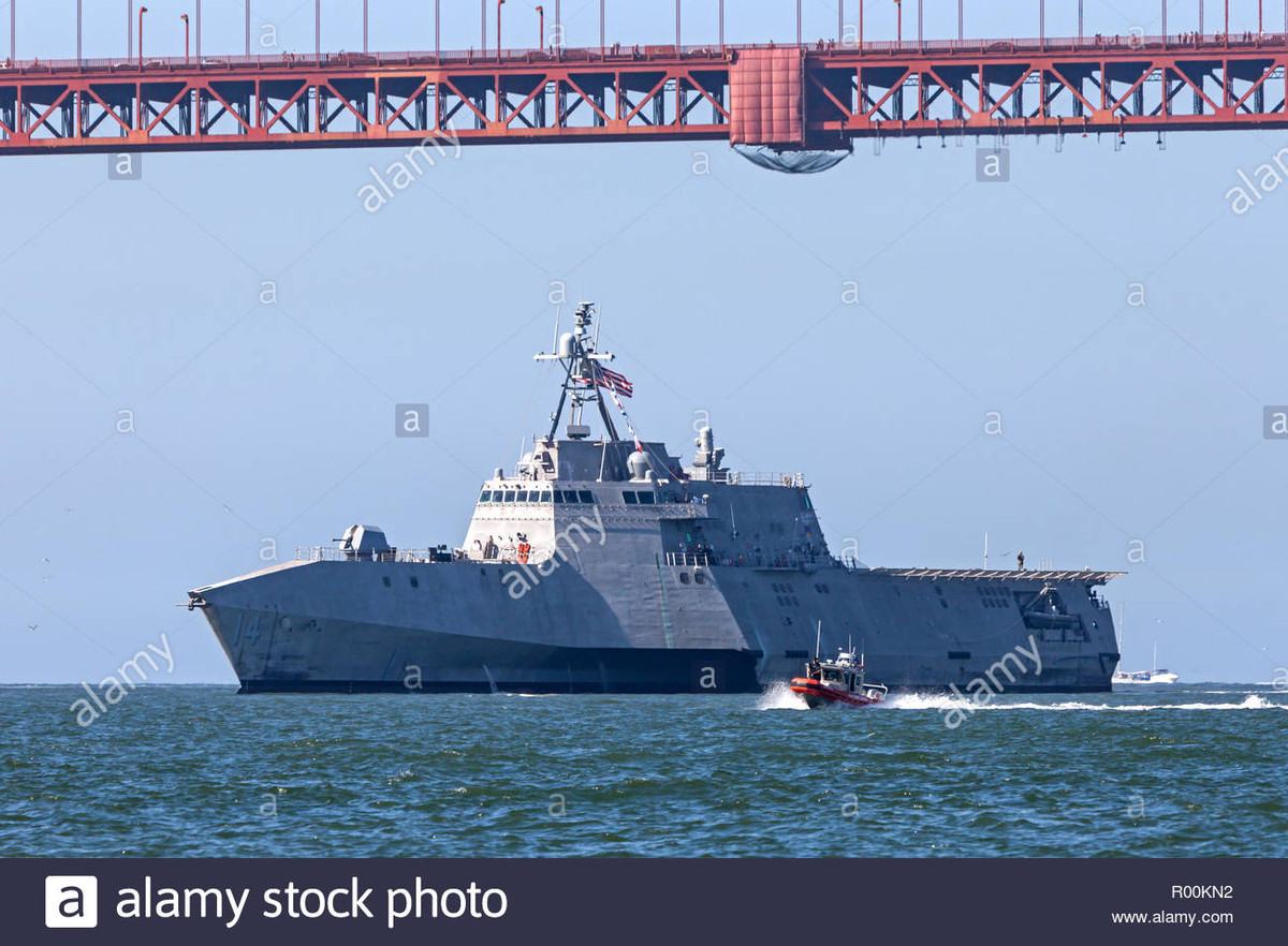 Được hình thành vào cuối những năm 1990, tàu chiến đấu ven bờ Littoral được coi là rẻ, nhanh, linh hoạt và dễ chế tạo. Trong khoảng 20 năm qua, Hải quân Mỹ đã chỉ chi 30 tỷ USD, để đóng 35 tàu Littoral; nhưng hiện tại, Quân đội Mỹ đã phải đề xuất cho loại biên 4 tàu chiến đấu Littoral đầu tiên. 