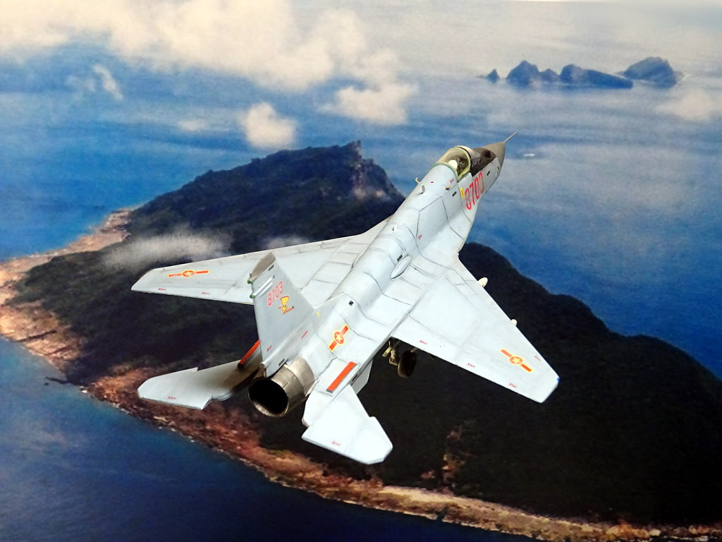 Sau khi Liên Xô tan rã, Công ty MiG đã khởi động lại chương trình chế tạo MiG-33 một lần nữa, tại Triển lãm Hàng không Van Paul 1994 và gán nó với cái tên MiG-29ME và giải thích, đây là phiên bản xuất khẩu của MiG-29M (Sản phẩm 9.15), để nhấn mạnh tầm quan trọng của loại máy bay này và hiệu suất chiến đấu.