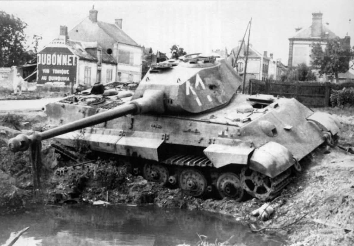 Vậy Tiger II có thực sự là “Vua tăng” trong thế chiến 2 hay không? Câu trả lời là hoàn toàn có thể. Cũng giống như với tất cả các loại xe tăng chiến đấu chủ lực, câu trả lời là nó phụ thuộc vào ba yếu tố: hỏa lực, giáp xe và khả năng cơ động; và xét cả trên ba chỉ số, Tiger II tốt hơn mọi đối thủ của nó.