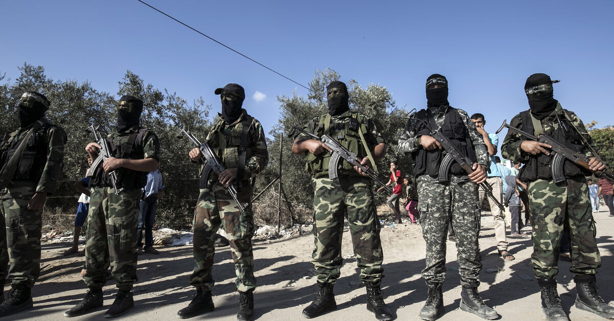 Các hoạt động của nhóm Hamas, đã được hỗ trợ bởi nhóm chiến binh đồng minh Hồi giáo Jihad; nhóm này được coi là ngày càng đóng vai trò trung tâm, trong các cuộc đụng độ với Israel trong thập kỷ qua. Hamas bị Israel và Mỹ coi là tổ chức khủng bố.