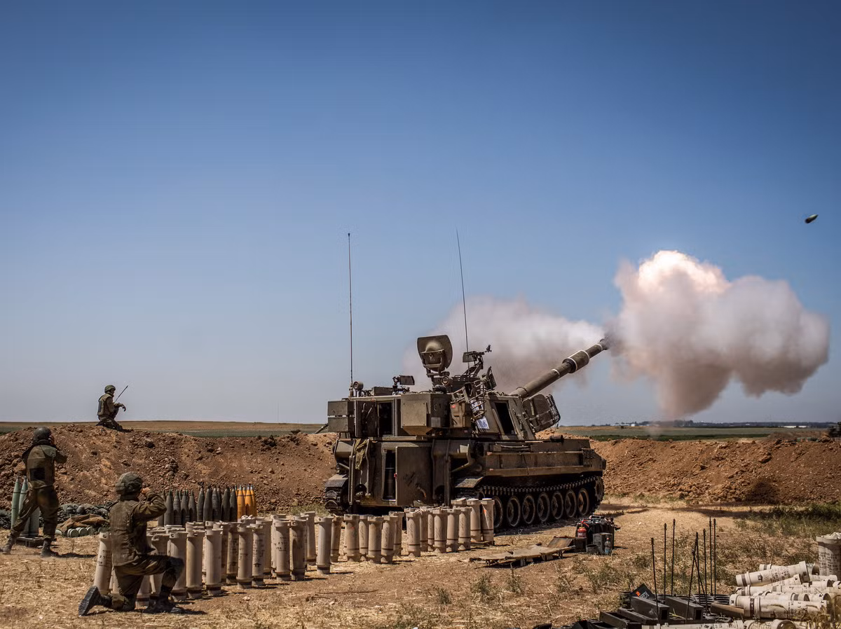 Tuy nhiên để giải quyết dứt điểm lực lượng Hamas, hành động tiếp theo của Israel có thể là tiếp tục đưa quân vào Dải Gaza. Tuy nhiên đồng minh số 1 của Israel là Mỹ, đã bí mật ngăn chặn cuộc xâm lược trên bộ của Israel vào Dải Gaza.