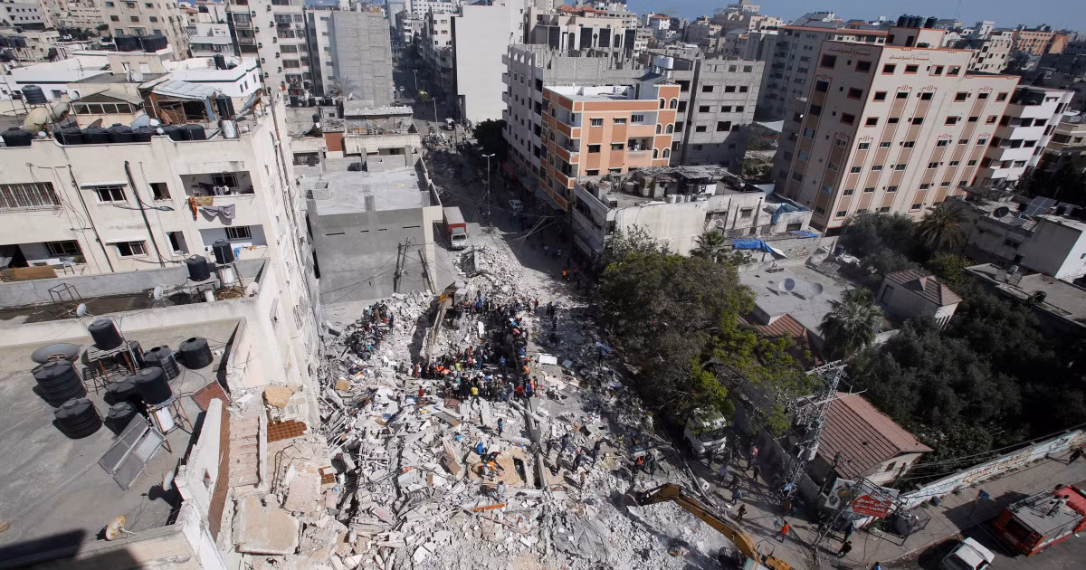 Trong khi các công sự của Hezbollah được chứng minh là cực kỳ khó vô hiệu hóa, với nhiều công trình quá sâu và khó có vũ khí thông thường nào trong kho vũ khí của Israel có thể xuyên thủng; thì những đường hầm ở dải Gaza đã cho thấy, không khó để IDF vô hiệu hóa từ trên không.