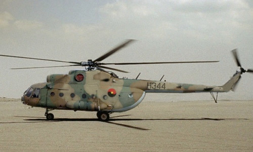 Angola cũng tự hào có một phi đội máy bay trực thăng tấn công rất hùng hậu, bao gồm 56 máy bay tương đối hiện đại của Liên Xô/ Nga, gồm 34 trực thăng Mi-24 và 22 trực thăng Mi-35.