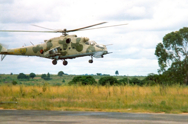 Tất cả số máy bay tiến công mặt đất (cả cánh bằng và trực thăng), mang lại cho Quân đội Angola khả năng hỗ trợ hỏa lực rất mạnh từ trên không, có độ chính xác cao; đủ sức chống lại các mục tiêu mặt đất của đối phương và hỗ trợ đáng kể cho các lực lượng chiến đấu mặt đất.
