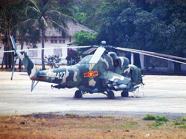Điều này là bởi các trực thăng Mi-24A là loại Mi-24 đời đầu, có thiết kế khác biệt đôi chút so với các trực thăng Mi-24 thế hệ sau, có thể dễ dàng nhận ra nhất là ở khoang lái. Do đó, nó thiếu sự đồng bộ với các thế hệ sau và thiếu các khả năng gia tăng niên hạn.