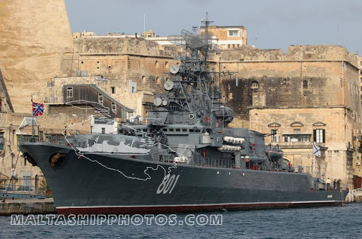 Với sự xuất hiện của các tàu Hải quân Liên Xô trong khu vực, các tàu dân sự đã có thể thực hiện công việc của mình một cách an toàn. Vào tháng 8/2009, thủy thủ đoàn Ladny tham gia hoạt động giải cứu tàu chở hàng ở Bắc Cực cùng với thủy thủ đoàn Nga, bị cướp biển bắt giữ.