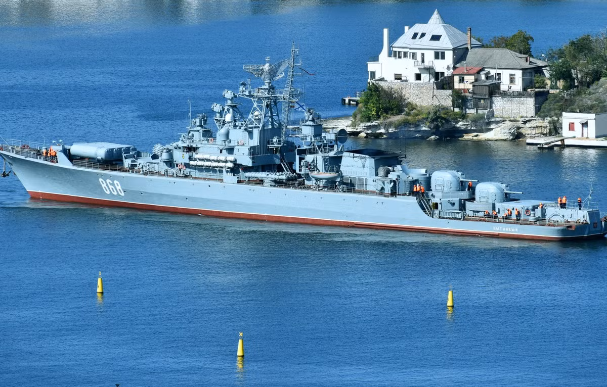 Tổng cộng kể từ năm 1968, hơn 30 tàu thuộc dự án 1135 và 1135M đã được đóng cho Hải quân Liên Xô. Hai trong số này là Ladny và Pytlivy vẫn tiếp tục phục vụ trong Hạm đội Biển Đen, cùng với các khinh hạm Đề án 11356 mới nhất là Đô đốc Grigorovich, Đô đốc Essen và Đô đốc Makarov