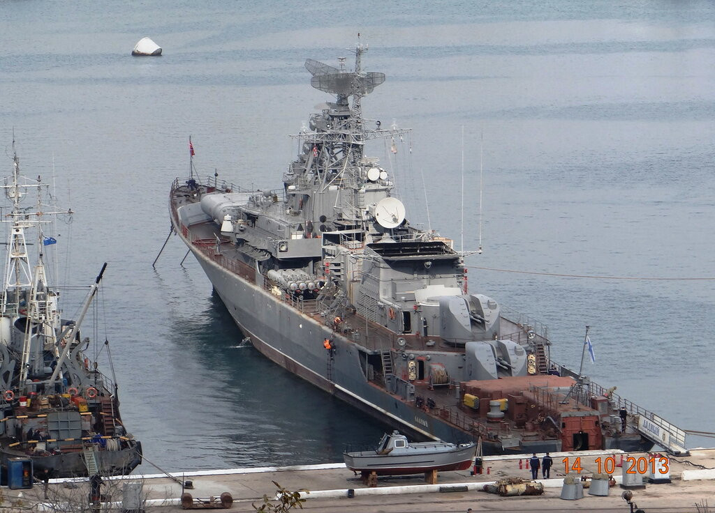 Ladny đã lên lịch sửa chữa vào cuối năm 2016. Trong thời gian qua, nó đã được thay thế một động cơ mới và cũng thực hiện một số thay đổi trong thiết kế của thân tàu. Dù đã có tuổi đời đáng kể nhưng tàu tuần tra vẫn có tiềm năng chiến đấu đáng kể và có thể phục vụ trong vài năm.