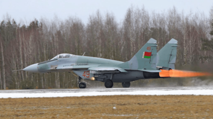 Một bất lợi chính của máy bay so với các thiết kế của đối thủ là tầm hoạt động ngắn, khiến hạn chế tiềm năng tấn công của máy bay. Nhưng MiG-29 lại có hiệu suất bay vượt trội so với nhiều máy bay của các đối thủ và được hưởng lợi từ những nâng cấp đối với hệ thống điện tử hàng không, hệ thống tác chiến điện tử và vũ khí.