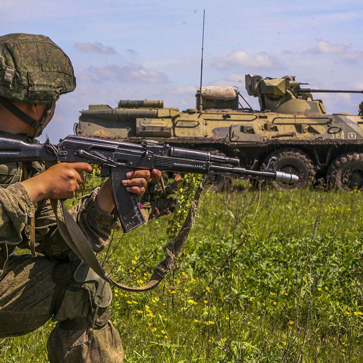 Bộ Ngoại giao Nga bình luận: Nga hy vọng đạt được sự hiểu biết với Washington về số phận của Hiệp ước, làm nền tảng cho an ninh quốc tế; khắc phục việc Mỹ trong những năm qua, đã liên tục phá vỡ các cơ chế kiểm soát vũ khí và không phổ biến vũ khí.