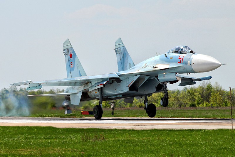 Truyền thông Nga chưa cho biết Su-27SM3 sẽ tiếp tục được triển khai trong bao lâu và liệu các máy bay chiến đấu mới nhất của Nga có xuất hiện ở đó hay không. Tuy nhiên, theo báo Mỹ, chỉ cần Su-27SM3 cũng đủ khả năng hoàn thành nhiều nhiệm vụ. Nguồn ảnh: Pinterest.