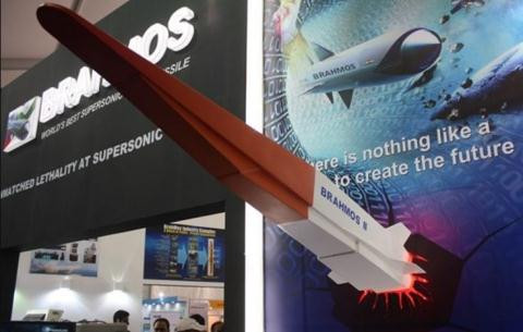 Ấn Độ đã thử nghiệm phương tiện bay, sử dụng công nghệ siêu thanh trong nước đầu tiên (HSTDV), do Tổ chức Nghiên cứu và Phát triển Quốc phòng (DRDO) Ấn Độ phát triển vào tháng 8/2020. Các nguồn tin cho rằng, việc này có liên quan đến chương trình tên lửa siêu thanh BrahMos-II, được cho là sẽ kế nhiệm tên lửa chống hạm BrahMos, của liên doanh Nga-Ấn.