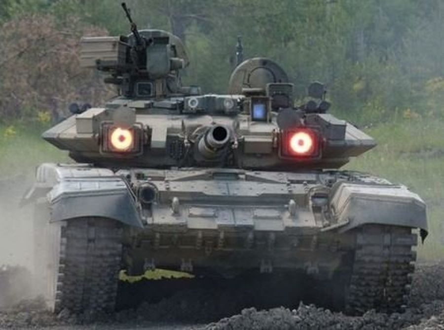 Nhưng Quân đội Ai Cập đã cắt hoàn toàn sự phụ thuộc vào phương Tây từ sau năm 2013, khi nước này lật đổ chính phủ thân phương Tây; đồng thời độc lập hơn trong việc trang bị vũ khí hiện đại, khi mua nhiều vũ khí không phải của Mỹ.