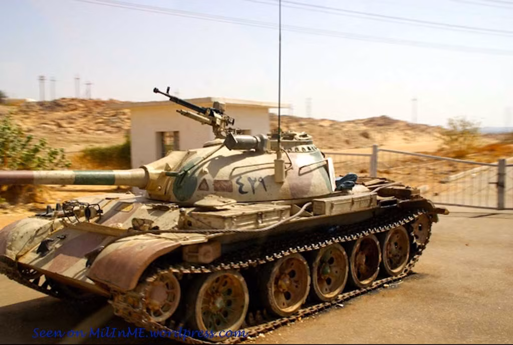 Ai Cập đã nâng cấp ước tính khoảng 400-500 chiếc, nhưng vẫn tiếp tục sử dụng số T-55 chưa được nâng cấp. Lý do có động cơ chính trị quan trọng đằng sau, đó là Ai Cập "không cho trứng vào một rổ", phòng khi có chiến tranh, nếu phương Tây cắt đứt nguồn cung, họ vẫn còn nguồn xe tăng để chiến đấu.
