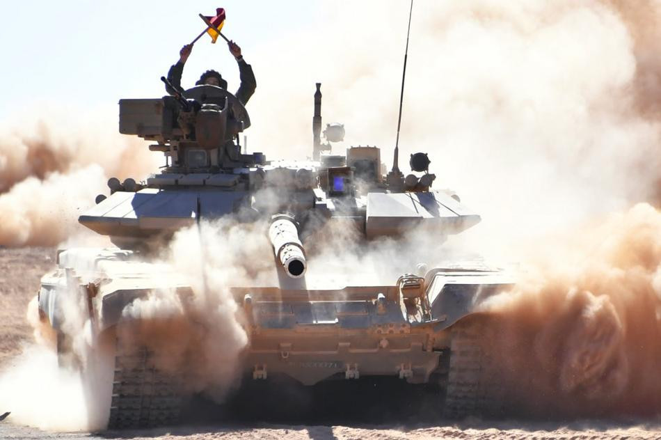 Xe tăng chủ lực T-90SA là phiên bản xuất khẩu của xe tăng T-90A nổi tiếng dành riêng cho quân đội Algeria. Trong giai đoạn từ 2006 cho đến 2012, Algeria đã ký kết 2 hợp đồng mua sắm với số lượng tới hơn 300 xe tăng T-90SA.