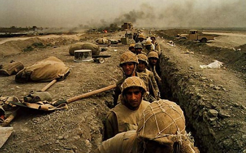 Sau khi bị sáp nhập, số phận của người Kurd chưa lấy gì làm thảm hại. Họ chỉ thảm hại sau khi chiến tranh Iraq-Iran bùng nổ năm 1980. Trong cuộc chiến này, do cho rằng người Kurd tiếp tay cho Iran, chính phủ Saddam Hussein đã thực hiện chiến dịch ”Diệt chủng Anfal” nhằm triệt tiêu gốc rễ người Kurd ở vùng Kurdistan.