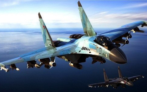 Thiết kế của tiêm kích Su-57 không có khả năng tàng hình, nhưng với thiết kế cửa hút và vòm động cơ cải tiến, cũng như việc sử dụng vật liệu hấp thụ sóng radar, được cho là đã làm giảm một nửa tiết diện radar của Su-35, xuống khoảng từ 1-3 mét vuông. Điều này có thể làm giảm cự ly mà nó có thể bị phát hiện và bị khóa.