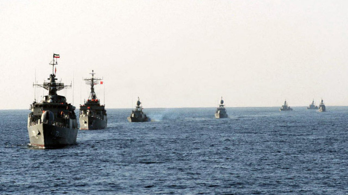 Theo Bộ Quốc phòng Nga, cuộc tập trận đã điều động hơn 20 tàu nổi, tàu ngầm và tàu bảo đảm của Hạm đội Thái Bình Dương. Đây là lần tập trận xa nhất kể từ khi Liên Xô tan rã năm 1991; sự kiện này đã thu hút sự quan tâm lớn của các hạm đội nước ngoài. Nguồn ảnh: Pinterest.